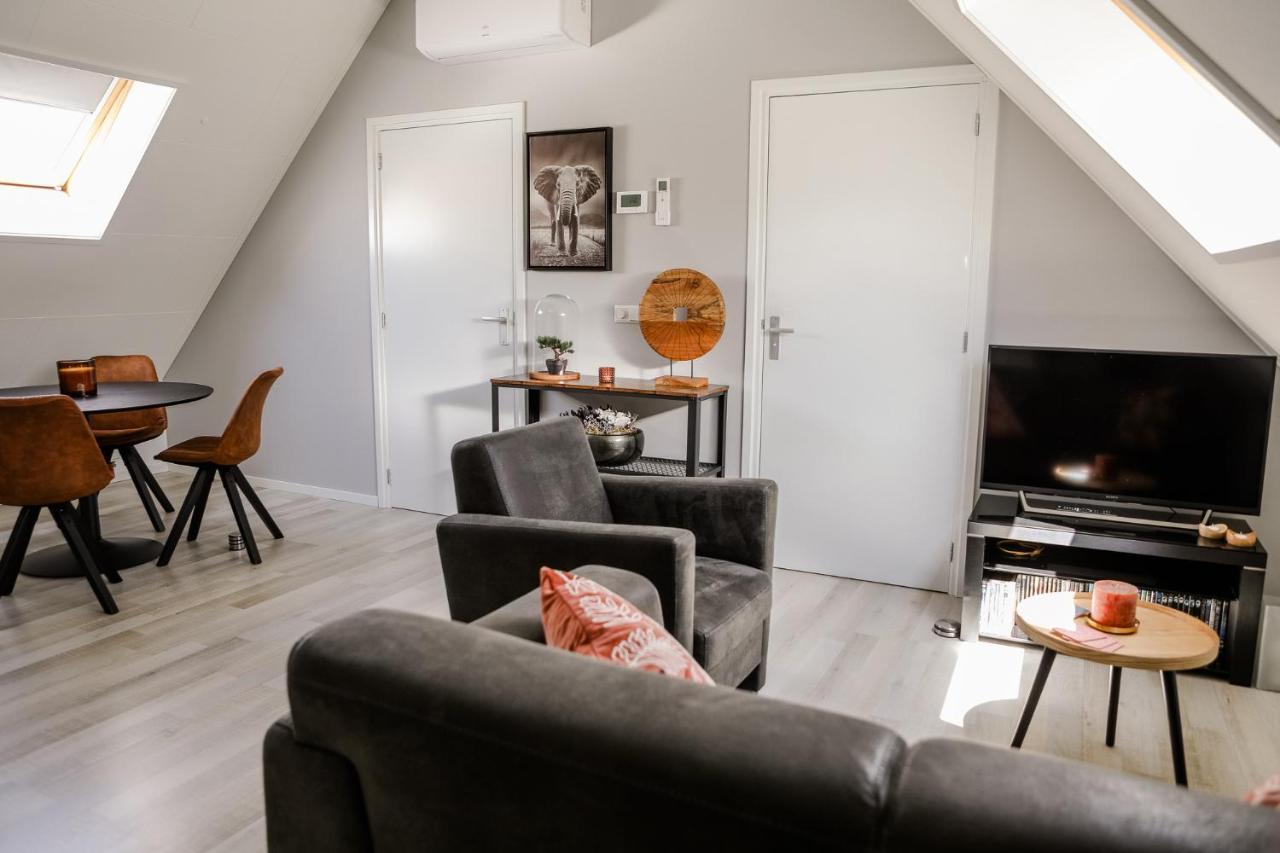 Appartement Op De 1E Verdieping. Wemeldinge Bagian luar foto